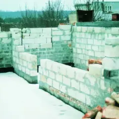 Czy piwnica powinna być w księdze wieczystej? Sprawdź konsekwencje prawne