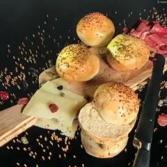 Réussir vos pains burger maison : le secret d'une mie moelleuse