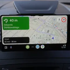 Nawigacja Medianav z Android Auto pokazuje trasę do ul. Edwarda Dębowskiego. Czas dojazdu 45 min, dystans 38 km.