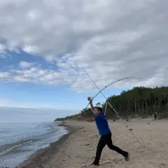Wędka surfcastingowa na Bałtyk: Jak wybrać i nie żałować?