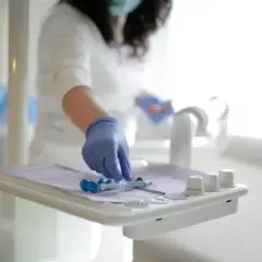 Ile zarabia dentysta miesięcznie? Zaskakujące różnice w wynagrodzeniach