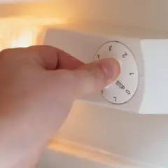 Jak ustawić lodówkę 1-5? Idealna temp. i niższe rachunki!