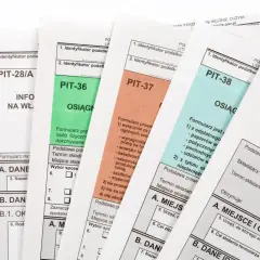 Formularze PIT-11, PIT-28/A, PIT-36, PIT-37, PIT-38, PIT-40. Dokumenty dotyczą podatku dochodowego od osób fizycznych, od jakiej sumy płaci się podatek.