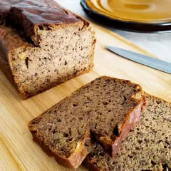 Bezglutenowy chlebek bananowy: prosty przepis, wilgotny i bez zakalca