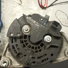 Schemat podłączenia alternatora Bosch. Widoczny numer 0 124 325 100.
