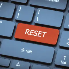 Klawisz "RESET" na klawiaturze. Chcesz wiedzieć, jak zresetować Samsung? Ten klawisz może być pomocny.