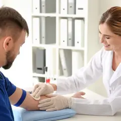 Oto 5 alarmujących objawów niskiego testosteronu u mężczyzn!