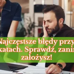 Para analizuje najczęstsze błędy przy lokacie bankowej, by uniknąć ich przy zakładaniu.