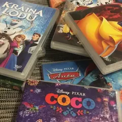 Kraina Lodu, Królewna Śnieżka, Auta i Coco – idealne bajki Disneya dla 3 latka na DVD.