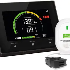 Monitorización consumos eléctricos: pantalla digital muestra 13.85 kW y 0.91 hoy. Transmisor blanco efergy.