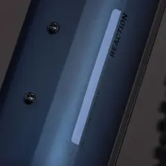 Rama roweru z napisem "REACTION" i informacją "FULL INTEGRATED BATTERY". Szybkie 600 system zapewnia moc.