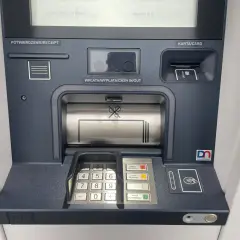 Bankomat Nest Bank, darmowe bankomaty. Wpłata, wypłata, potwierdzenie, karta.