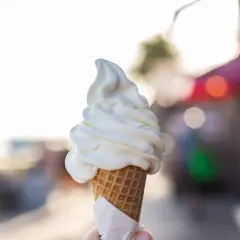 Ile kalorii ma gałka lodów waniliowych? Sprawdź i jedz bez wyrzutów!