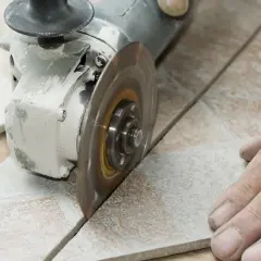 Jak skutecznie ciąć kamień dekoracyjny betonowy bez problemów