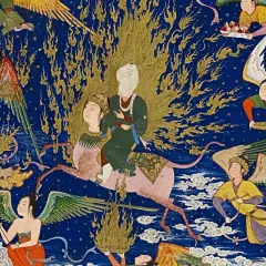 En illustration som visar en mytisk resa, med en figur som rider på ett bevingat djur, omgiven av änglar och himmelska varelser. Denna bild kan ge intressanta fakta om Muhammeds himmelsfärd.