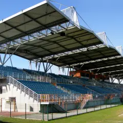 Nowe trybuny stadionu Siarka Tarnobrzeg gotowe na kibiców.