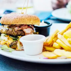 Gdzie zjeść w Międzygórzu? Odkryj najlepsze restauracje i smaki