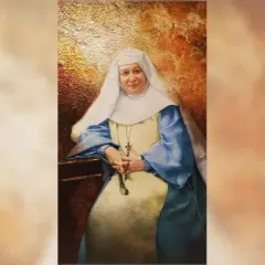Retrato de María Emilia Riquelme, una monja con hábito blanco y azul, sosteniendo un rosario.