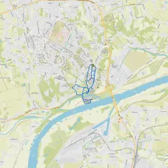 Mapa Sandomierza z zaznaczoną trasą spacerową wokół Starego Miasta i bulwarów wiślanych.