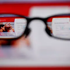 Czy oglądanie nagich zdjęć to grzech? Moralność i duchowe konsekwencje