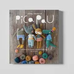 Urocze szydełkowe zwierzątka z Pica Pau na okładce książki, gotowe do przytulania.