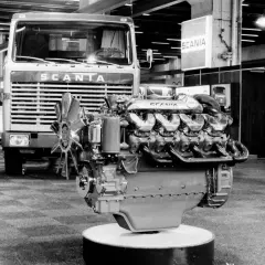 Scania Super czy V8? Wybierz silnik idealny dla Twojego biznesu!