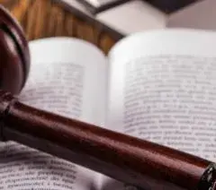 Kto pisze pozew rozwodowy i jak uniknąć błędów w procesie?