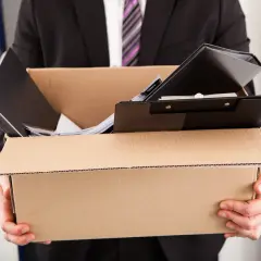 Kiedy można zwolnić pracownika zatrudnionego na czas nieokreślony? Sprawdź przyczyny i zasady