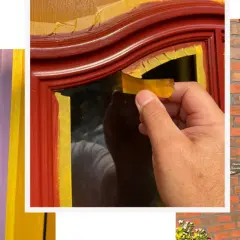 Detailaufnahme: Ein Pinsel mit roter Farbe streicht über eine mit Klebeband abgeklebte Fläche. Ein Mann zieht Klebeband ab. Eine gelbe Tür mit roten Akzenten. Kunststoff lackieren für ein frisches Aussehen.