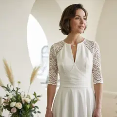 Ślub cywilny po 40.: Kreacja, która podkreśli Twoją elegancję