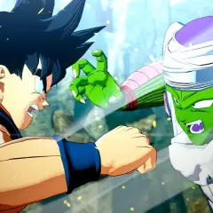 Goku i Piccolo w ferworze walki w grze Dragon Ball. Ich pięści i dłonie są blisko siebie, gotowe do zadania ciosu.