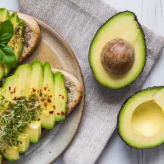 Co zrobić z guacamole? Pomysły na śniadanie, obiad i przechowywanie