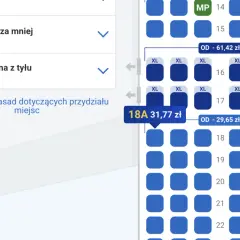 Wybierasz miejsca w samolocie Ryanair. Widok planu siedzeń, z opcjami "Rozsiądź się za mniej" i "Najlepsza cena z tyłu".