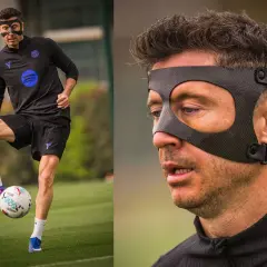 Robert Lewandowski w masce treningowej. Czy to odpowiedź na pytanie, dlaczego Lewandowski gra w masce?