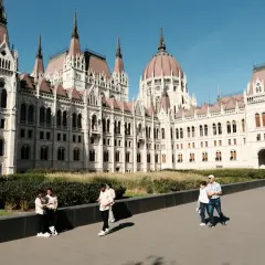 Spacer po Budapeszcie. Wspaniała architektura i piękne ceny w budapeszcie zachęcają do zwiedzania.