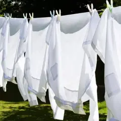 Jak prać białe koszule w pralce? Nieskazitelna biel bez wysiłku