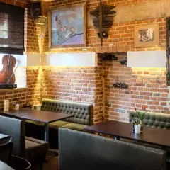 Gdzie zjeść w Kamiennej Górze? Odkryj najlepsze restauracje i kawiarnie