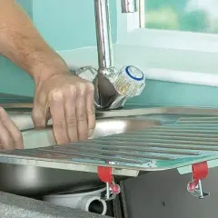 Jak zamontować zlew w blacie? Poradnik krok po kroku Iwo Zieliński