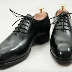 Luksusowe buty męskie: Przewodnik po markach, stylu i pielęgnacji