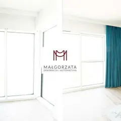Elegancka zasłona z jednej strony okna, w odcieniu szarości lub turkusu, dodaje wnętrzu stylu.