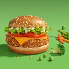 Pyszny wege burger McDonald's z serem, sałatą i pomidorem. Sprawdź jego kcal!