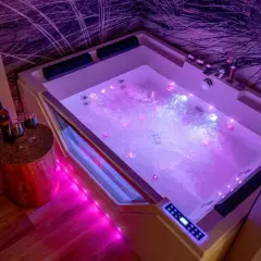 Pokój z prywatnym jacuzzi nad morzem: Luksusowy wypoczynek