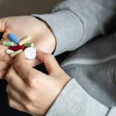 Otwieranie kapsułek z lekami: Kiedy możesz, a kiedy musisz uważać?