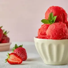Sorbet truskawkowy: Sekret idealnej konsystencji (z maszynką i bez!)