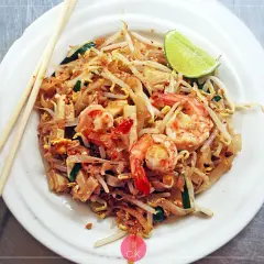Pad Thai z wieprzowiną: Odkryj sekret tajskiego smaku w domu