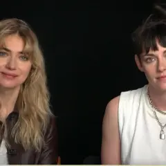 Kristen Stewart i Imogen Poots siedzą obok siebie. Ile lat ma Kristen Stewart?