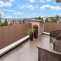 Prywatny balkon w bloku? Osłony, przepisy, pomysły DIY!