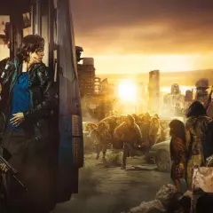 Dwóch ocalałych z karabinem w ręku, uciekających przed hordą zombie na tle zniszczonego miasta. To scena z filmu "Zombie Express 2: Półwysep".
