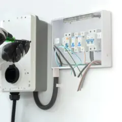 Na jakiej wysokości skrzynka elektryczna? Oto kluczowe informacje!