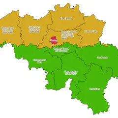 Karte von Belgien, die Regionen mit fantasievollen Namen wie "Western Land" und "Dragons Keep" zeigt. Das Bahnnetz Belgiens ist hier als eine Art Landkarte mit verschiedenen Gebieten dargestellt.